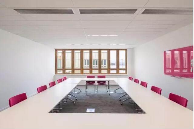 <a href=http://m.jybxdl.cn/bangonganli/ target=_blank class=infotextkey>合肥辦公室設計</a>