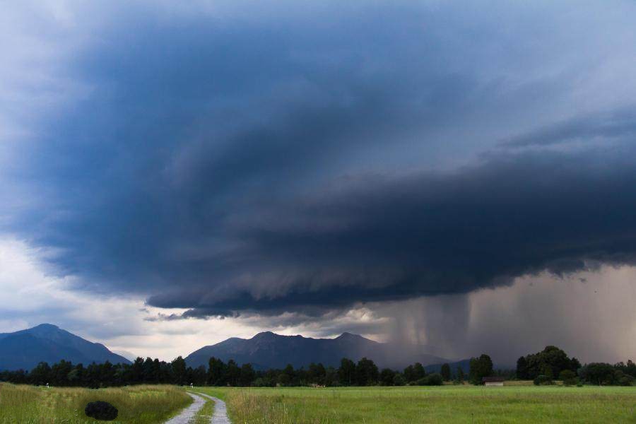 什么是厄爾尼諾現(xiàn)象?什么是拉尼娜現(xiàn)象? 什么是厄爾尼諾現(xiàn)象?什么是拉尼娜現(xiàn)象?